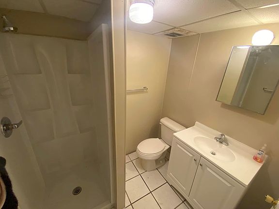 4th image of 511 W 4th St #1/2