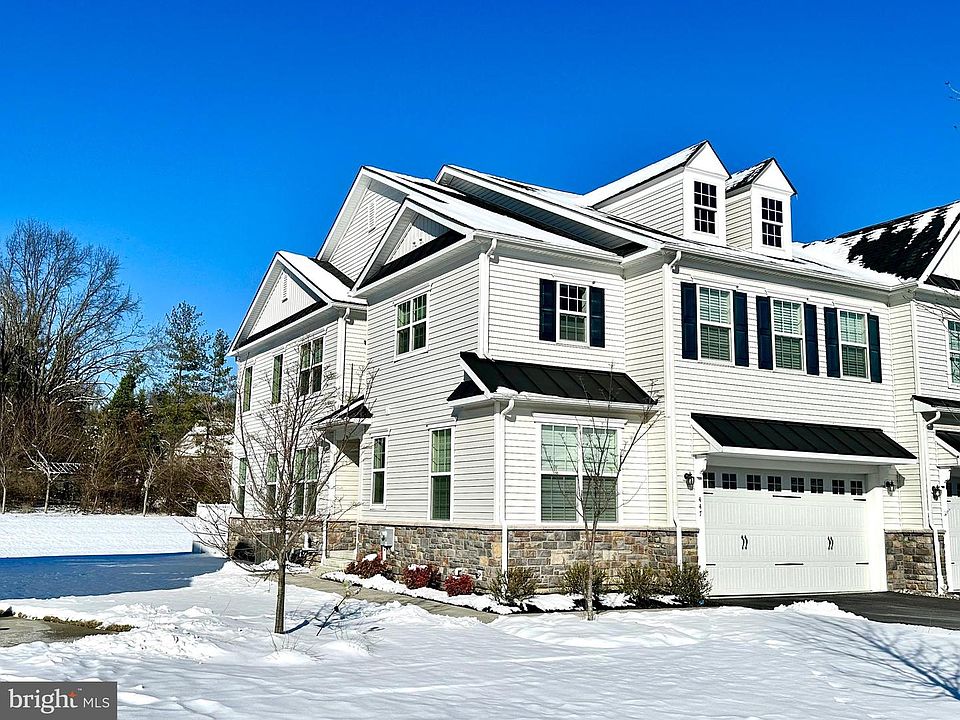 1st image of 447 Lee Pl