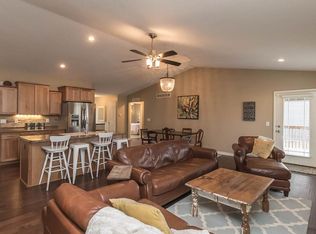 175 SE Telby Ln, Waukee, IA 50263