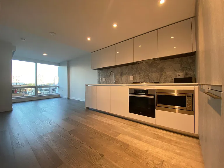 1111 Richards St #1506 — Photo 4