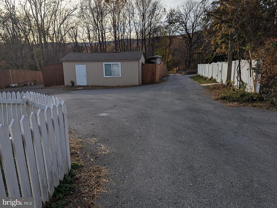 2nd image of 8916 Yellow Springs Rd