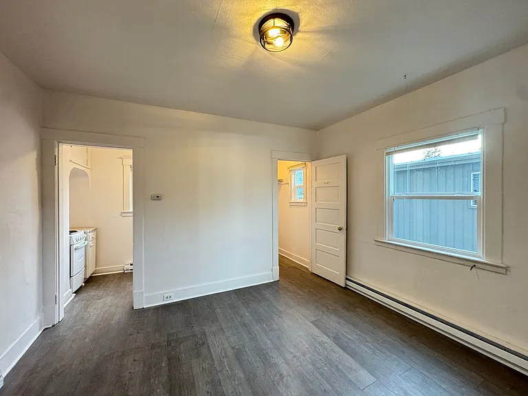 1411 W 9th Ave #C — Photo 3