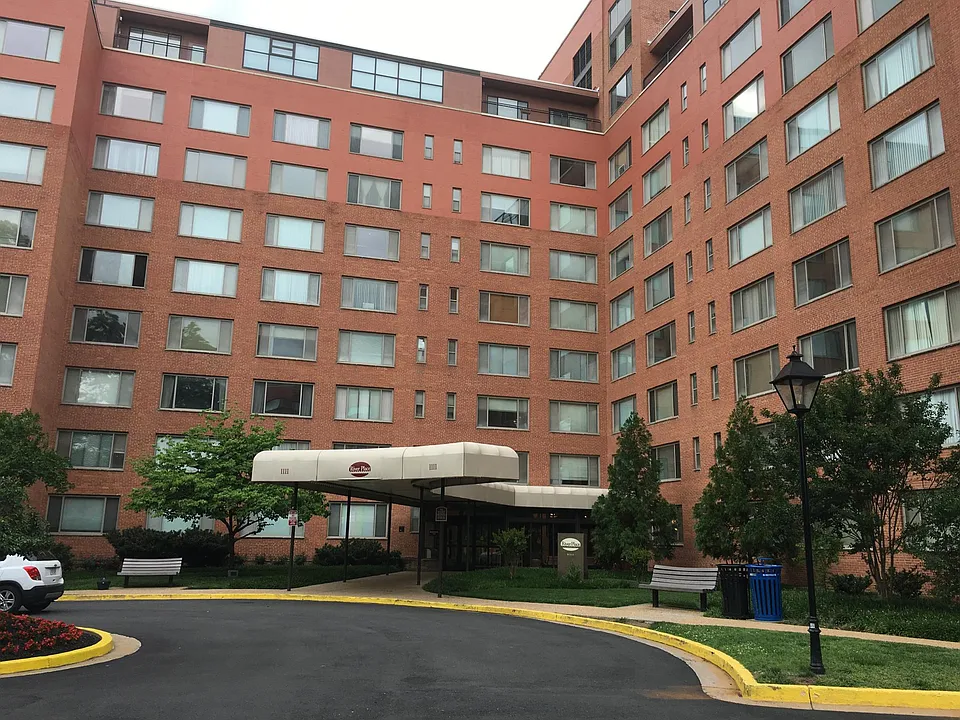 1111 Arlington Blvd #610