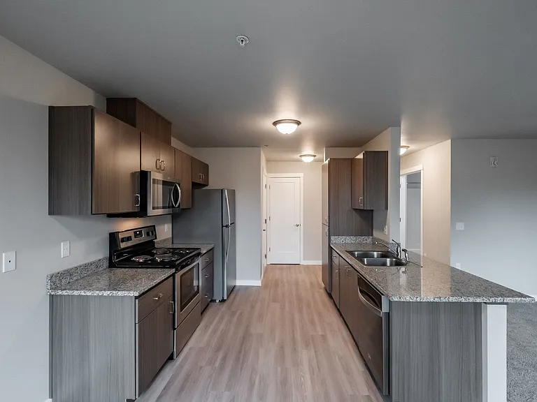 Evergreen Valley Apartments — Photo 7