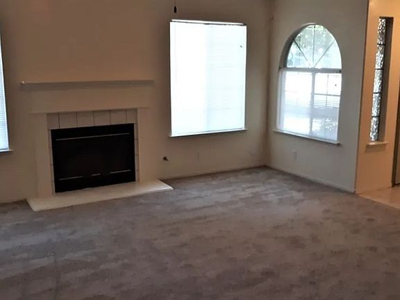 3rd image of 748 Spruce Ave