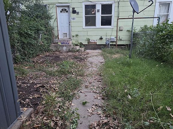 2nd image of 1461 S Pershing Ct