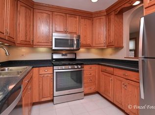 3969 Whispering Trails Dr, Hoffman Estates, IL 60192