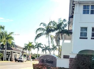 8900 NW 97th Ave APT 211, Doral, FL 33178