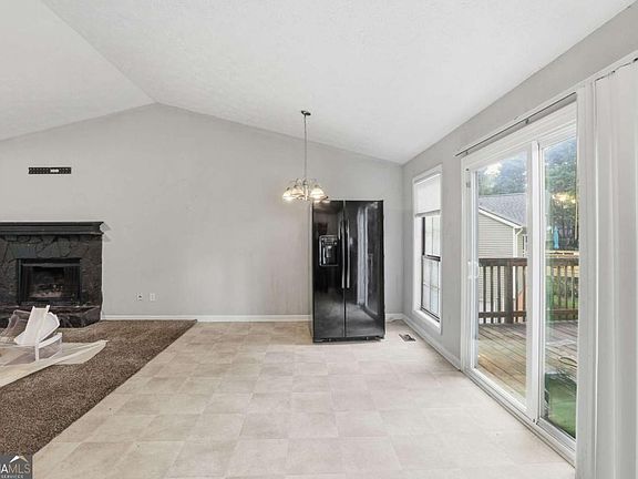 2nd image of 1648 Olde Oak Dr