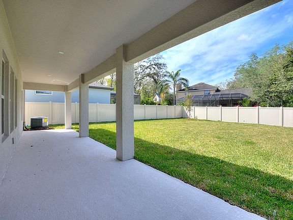 5th image of 815 Daybreak Pl
