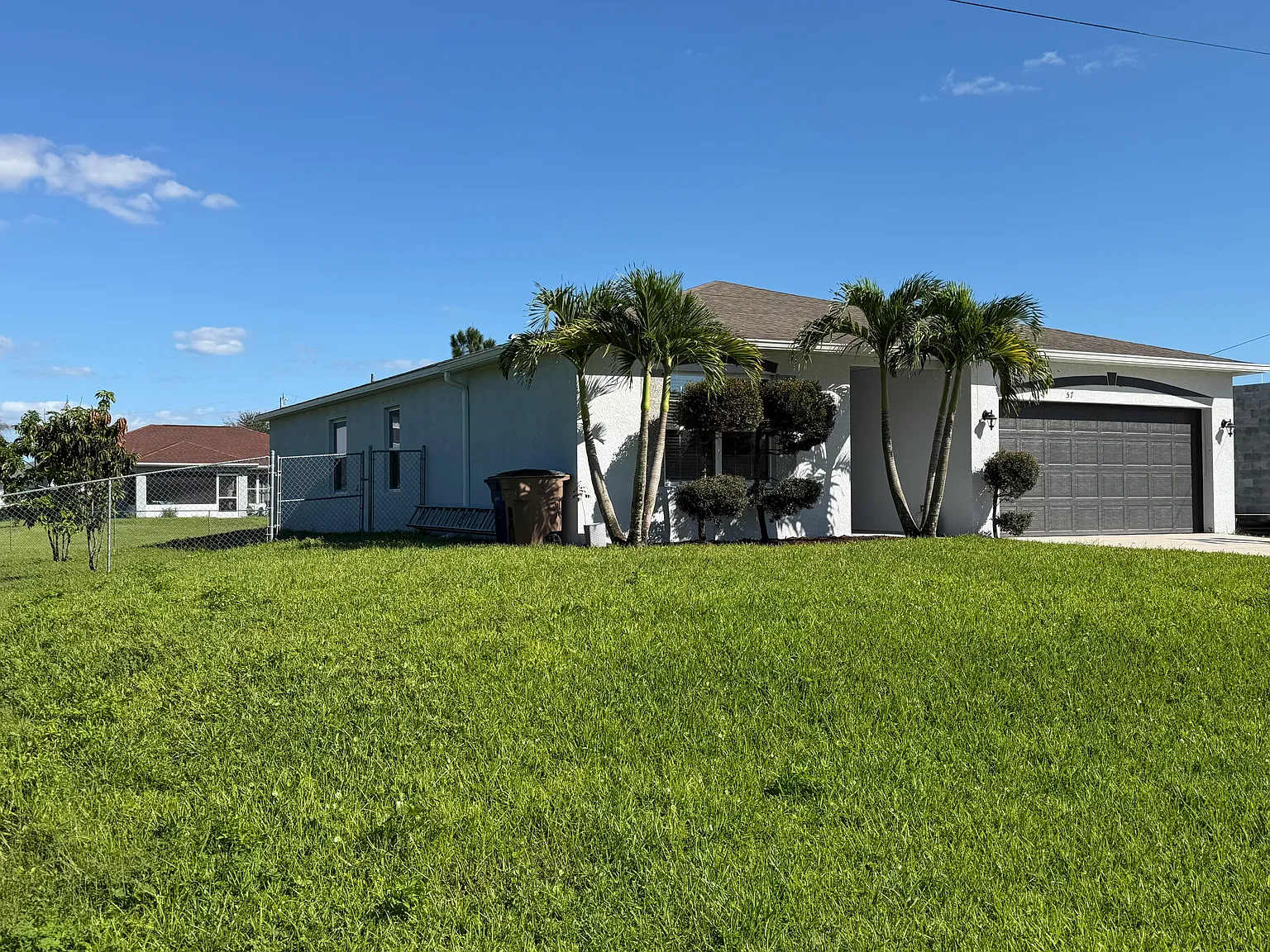 4 bed, 1876 sqft, $2,100 — Photo 2