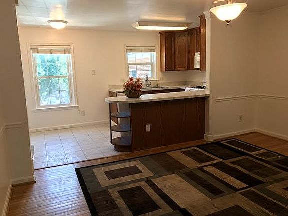 3rd image of 510 S Veitch St