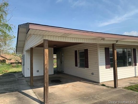 2nd image of 103 Lauren Ln