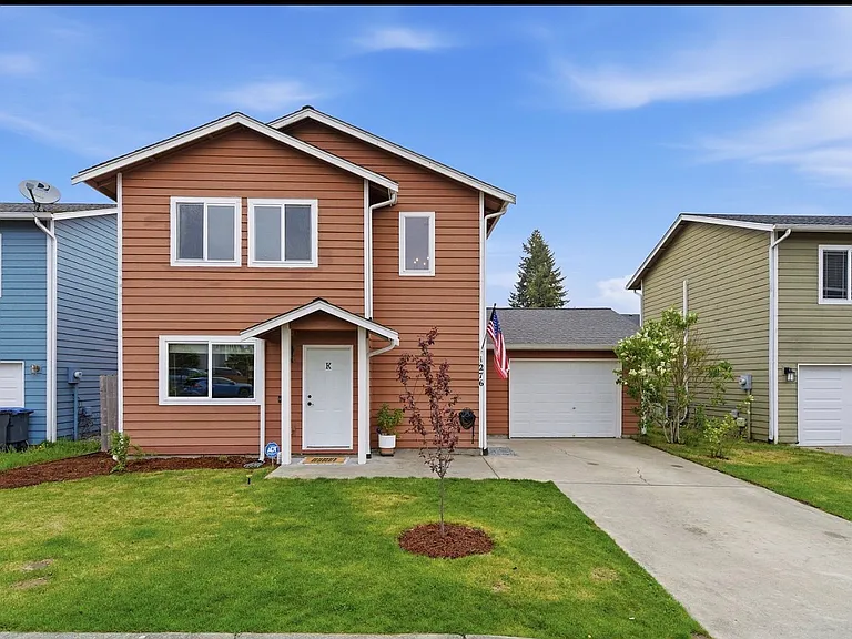 1276 SE Casandra Loop — Photo 1