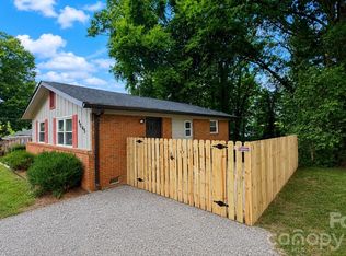 5045 Curtiswood Dr, Charlotte, NC 28213