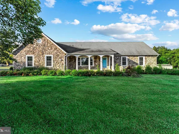 13400 Herring Ln, Nokesville, VA 20181