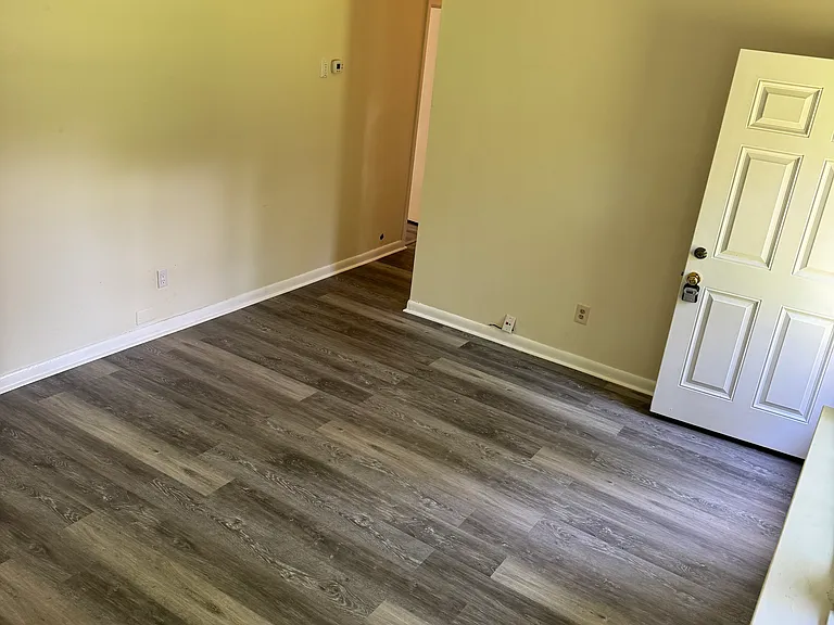 1421 Joy Ave — Photo 12