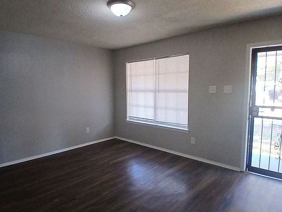 2nd image of 3279 Amselle Cir