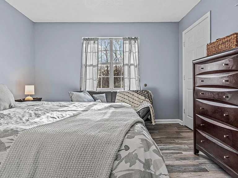 100 Woodstone Dr #18 — Photo 11