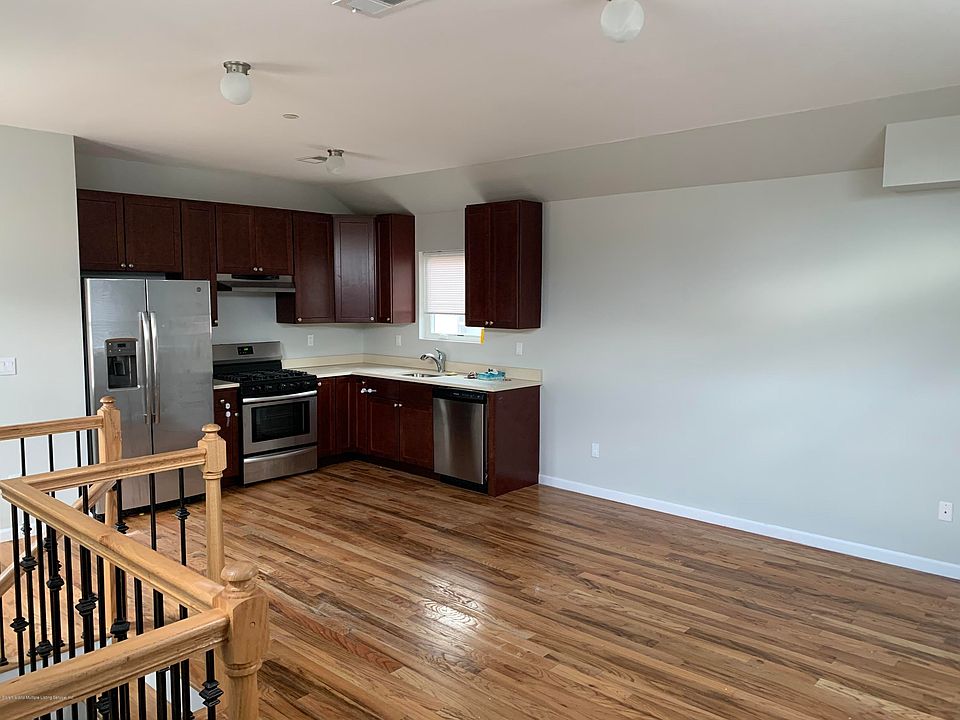 1st image of 32 Seaview Ave #2