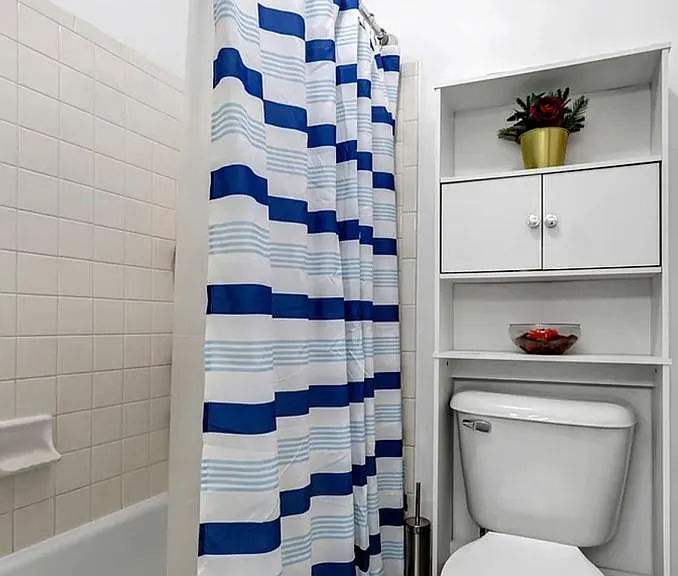 984 Westchester Cir — Photo 17