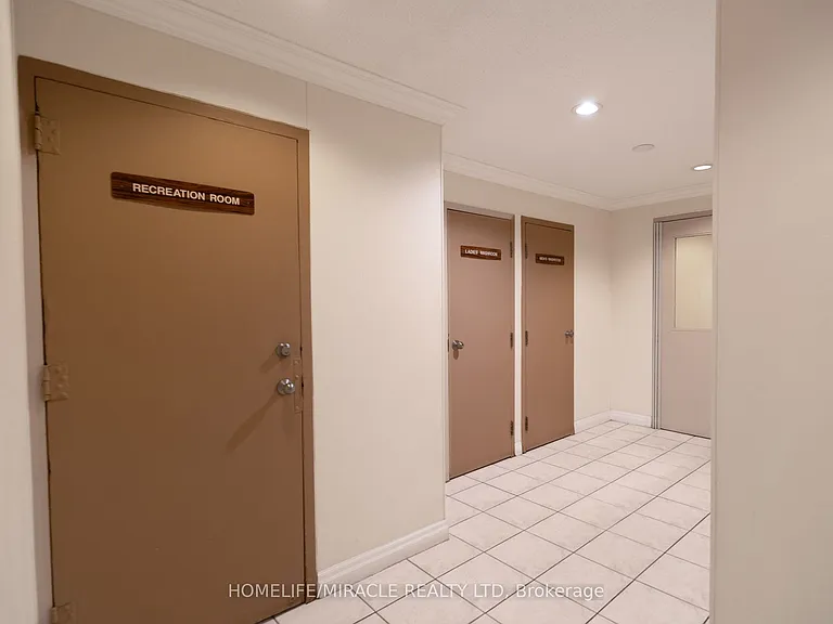 3025 Queen Frederica Dr #807 — Photo 44