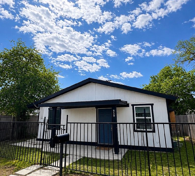 1st image of 915 N San Marcos