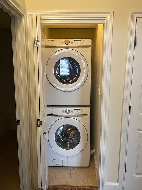 2nd image of 912 N Central St #103