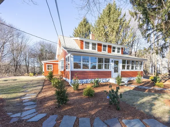 241 Fisher St, Walpole, MA 02081