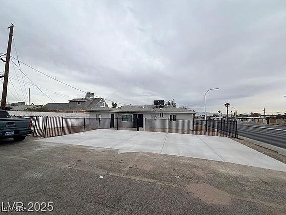 3rd image of 2036 Canosa Ave