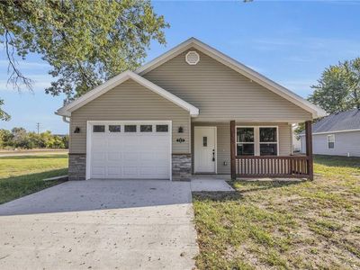 707 Pacific Ave, Osawatomie, KS, 66064