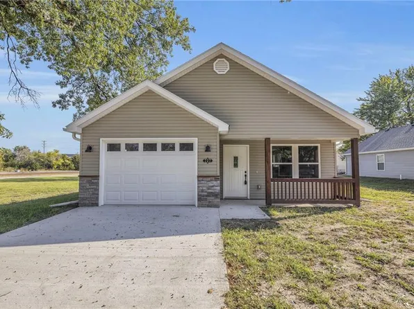 707 Pacific Ave, Osawatomie, KS 66064