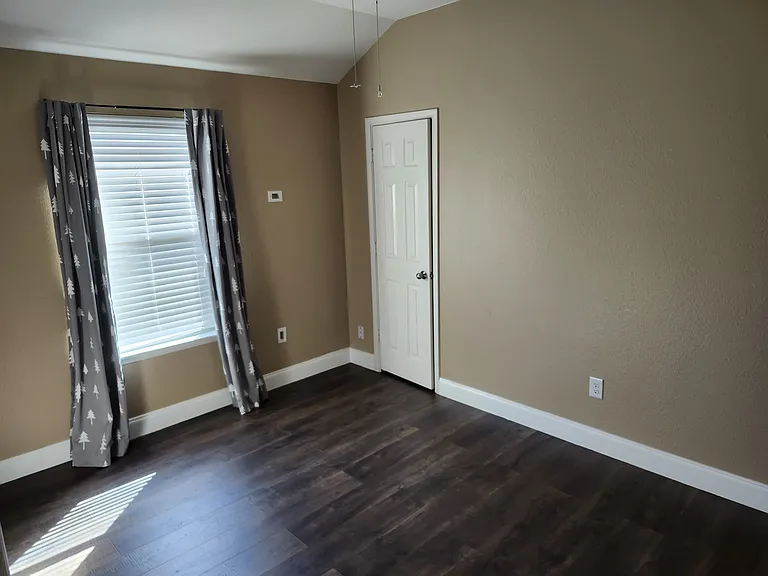 212 Judge King Dr — Photo 13