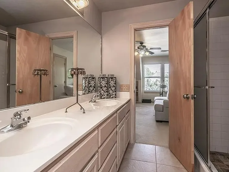 716 Fox Bend Trl — Photo 5