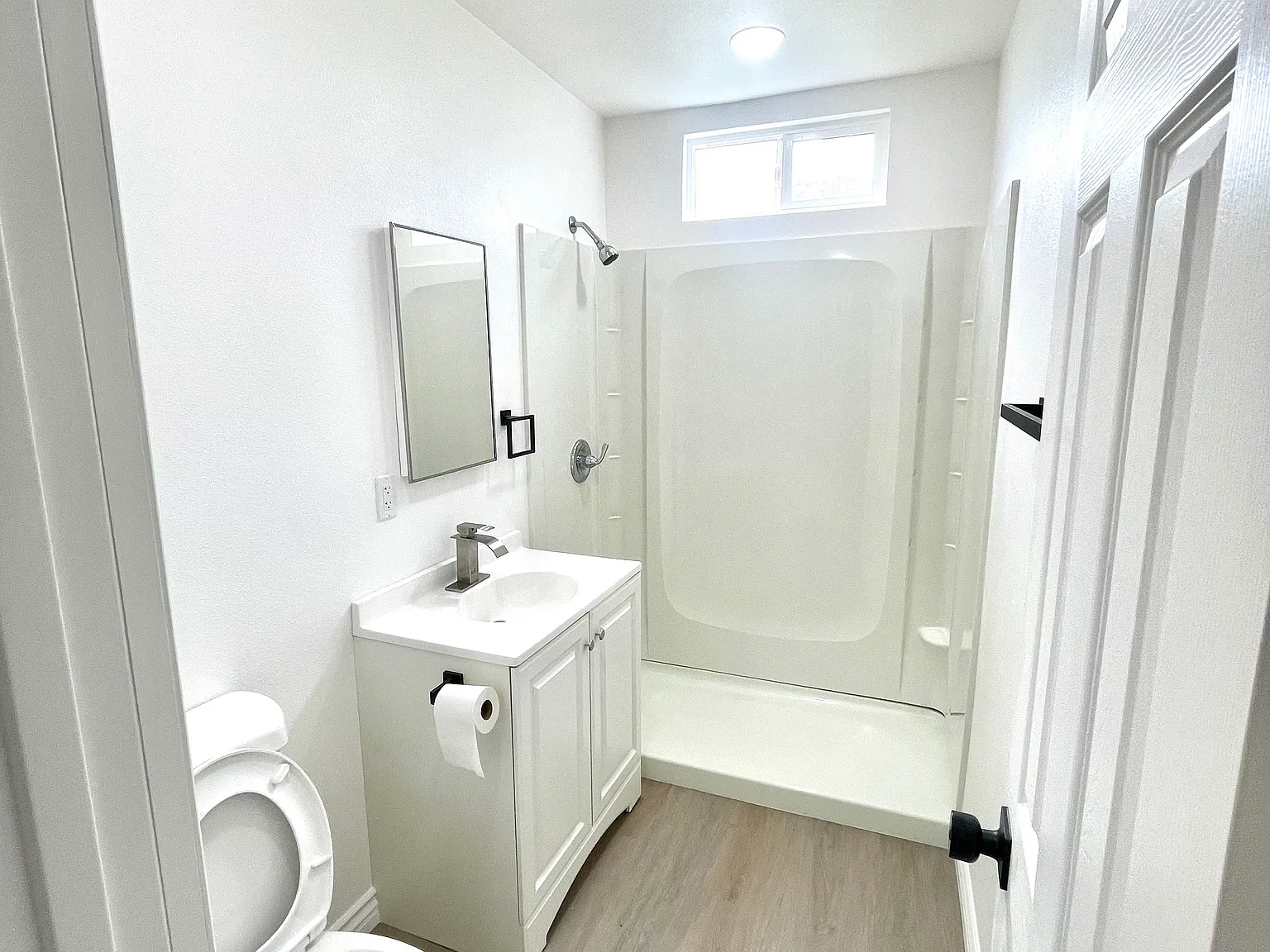 2 bed, 810 sqft, $2,400 — Photo 3