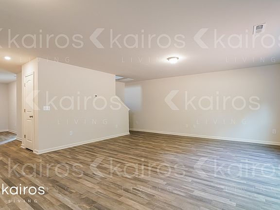 3rd image of 3925 Miller Dr