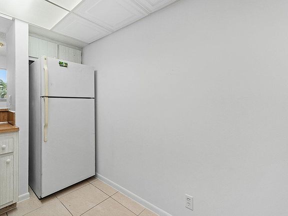 5th image of 1805 Fairview Villas Dr APT 4