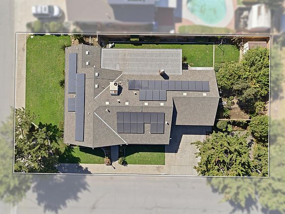 3rd image of 3731 Allan St