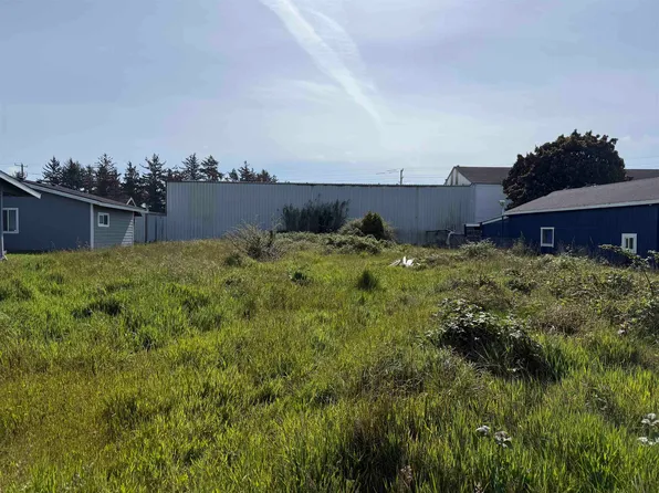 1555 Oregon St, Crescent City, CA 95531