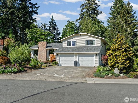 2nd image of 15932 SE 166th Place