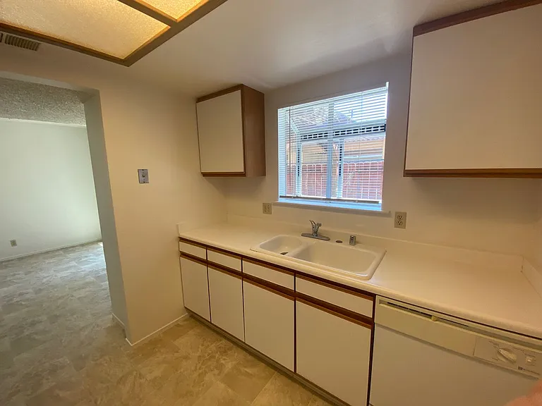 313 Eldridge Ave — Photo 16