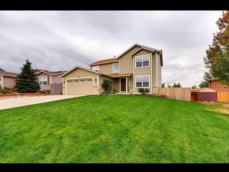 835 Eagle Bend Dr — Photo 2