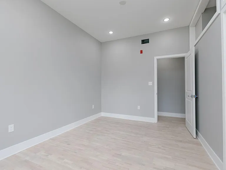 1715 W Jefferson St #1 — Photo 7