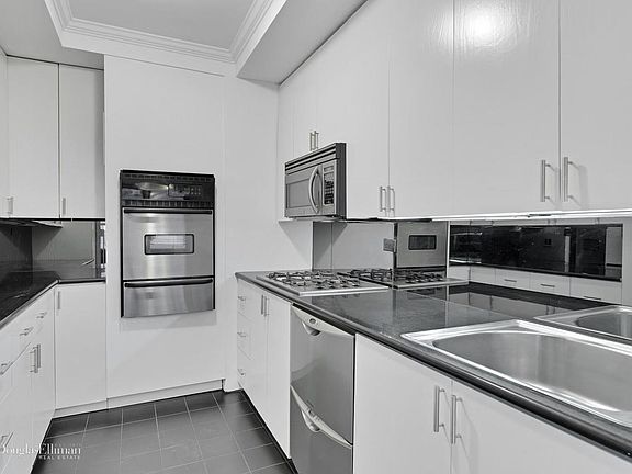5th image of 415 E 52nd St APT 7DB