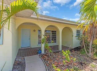 396 Avenida Madera, Sarasota, FL 34242
