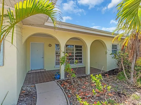 396 Avenida Madera, Sarasota, FL 34242