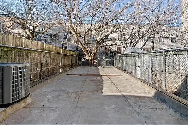 Rented by Reavis | media 8