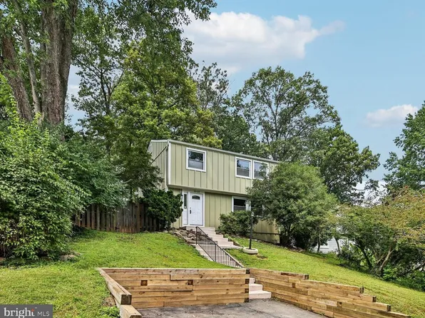 2322 Old Trail Dr, Reston, VA 20191