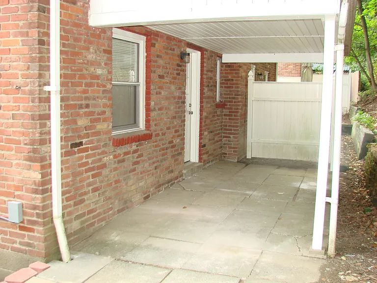 859 Killarney Dr — Photo 14