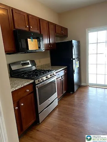 251 Huntington Ln — Photo 4